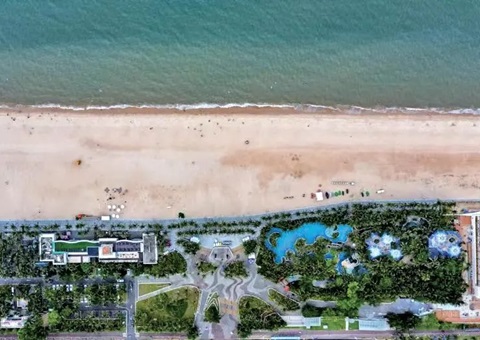 ？谑姓谓ǜ春Ｍ濉⒈鹾Ｊ，构筑绿色长廊，海域生态环境得到显著改善——“蓝色海湾” 实现“滩净湾美”